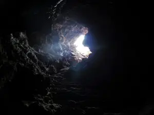 Höhle Lava Faro de Orchilla El HIerro Aktivitäten erkunden forschung wanderung
